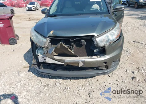 2015 Toyota Highlander Le V6 z USA, uszkodzony, nr VIN 5TDZKRFHXFS070565